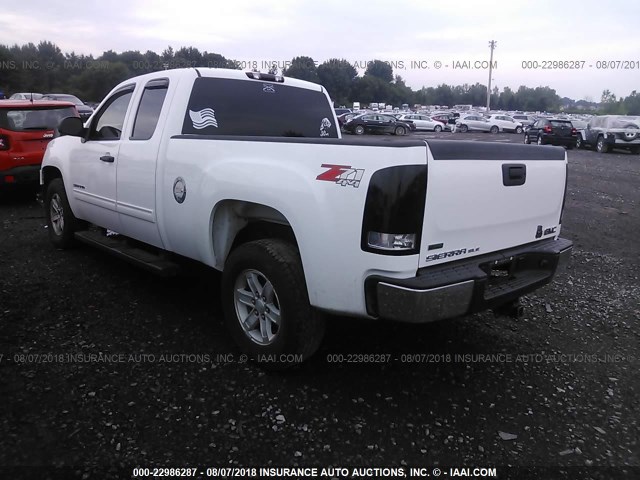 1GTR2VE36BZ437243 - 2011 GMC SIERRA K1500 SLE WHITE photo 3