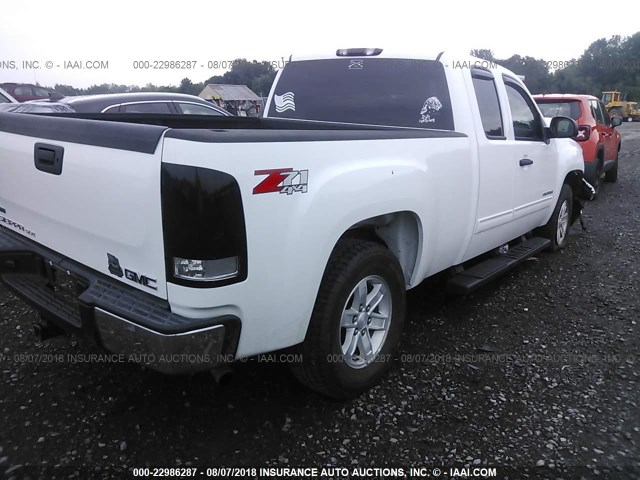 1GTR2VE36BZ437243 - 2011 GMC SIERRA K1500 SLE WHITE photo 4