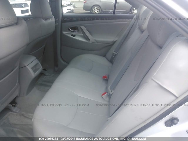 4T1BK3EK4AU602632 - 2010 TOYOTA CAMRY SE/LE/XLE SILVER photo 8