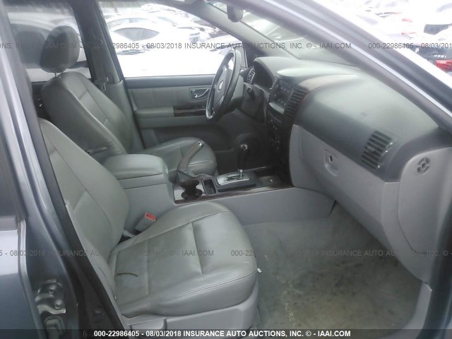 KNDJC733655347059 - 2005 KIA SORENTO EX/LX GRAY photo 5