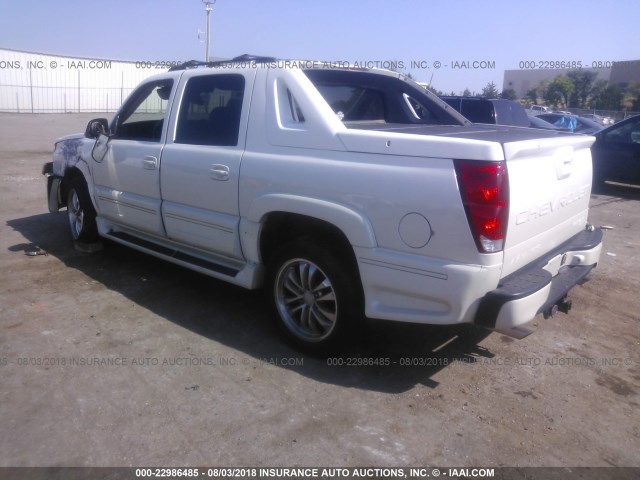 3GNEC12Z55G173912 - 2005 CHEVROLET AVALANCHE C1500 WHITE photo 3