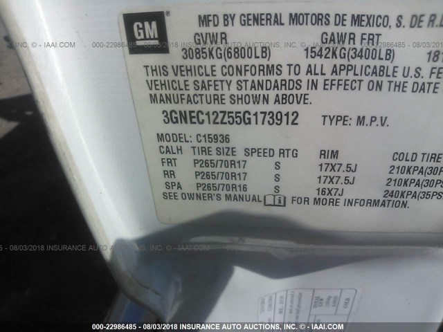 3GNEC12Z55G173912 - 2005 CHEVROLET AVALANCHE C1500 WHITE photo 9