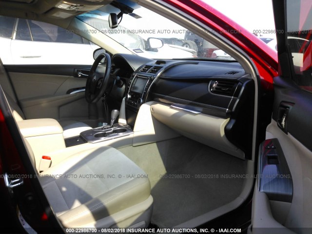 4T1BD1FK7EU128677 - 2014 TOYOTA CAMRY HYBRID/LE/XLE 红色 照片 5