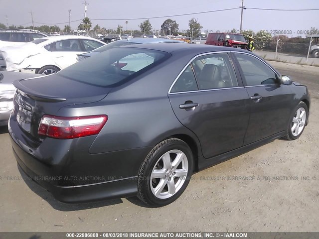 4T1BK46K57U514122 - 2007 TOYOTA CAMRY NEW GENERAT LE/XLE/SE GRAY photo 4