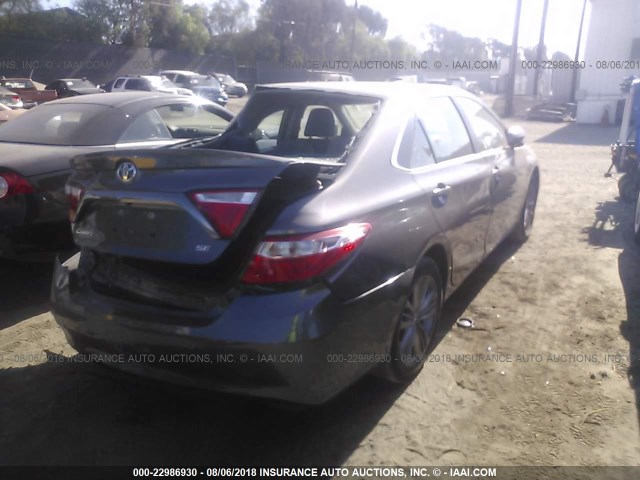 4T1BF1FK2GU193692 - 2016 TOYOTA CAMRY LE/XLE/SE/XSE 灰色 照片 4