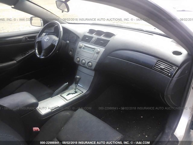4T1CE38P65U956497 - 2005 TOYOTA CAMRY SOLARA SE/SLE Gümüş foto 5