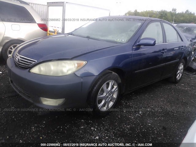 4T1BE30K55U400113 - 2005 TOYOTA CAMRY LE/XLE/SE Mavi foto 2