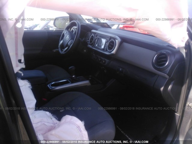 5TFAZ5CN8HX033815 - 2017 TOYOTA TACOMA DBL CAB/SR5/TRD SPORT/OR GRAY photo 5