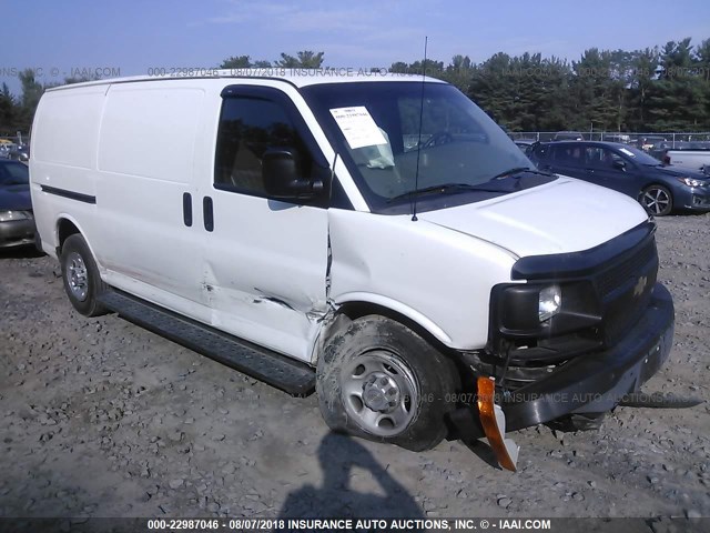 1GCWGFCA2D1112215 - 2013 CHEVROLET EXPRESS G2500  WHITE photo 1