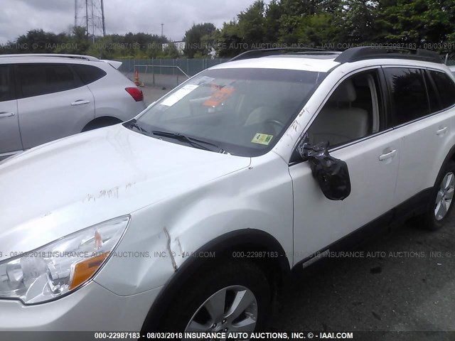 4S4BRBLC8C3283908 - 2012 SUBARU OUTBACK 2.5I LIMITED WHITE photo 6