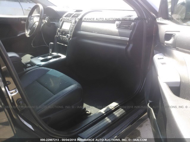 4T1BF1FK1CU144770 - 2012 TOYOTA CAMRY SE/LE/XLE 黑色 照片 5