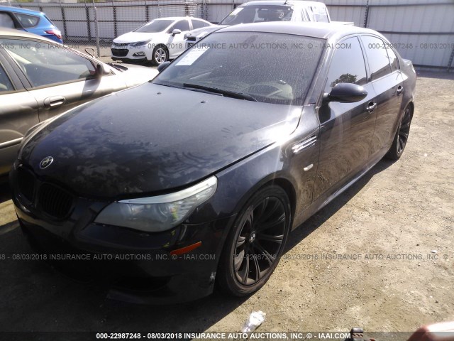 WBSNB93588CX09872 - 2008 BMW M5 BLACK photo 2