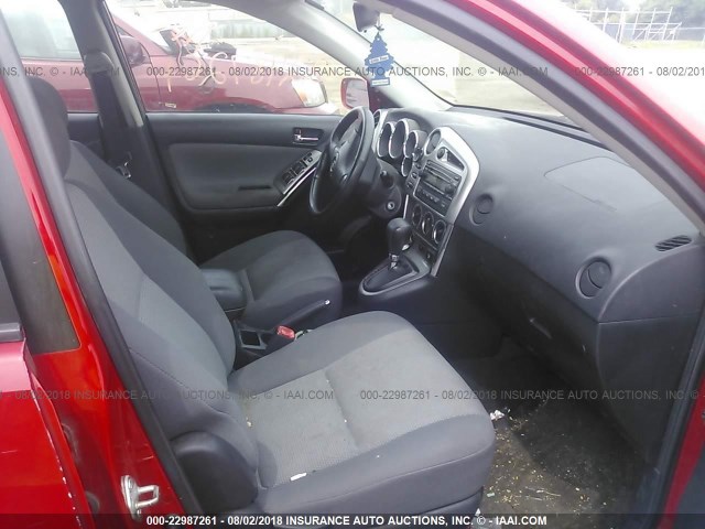 2T1KR32E55C456565 - 2005 TOYOTA COROLLA MATRIX XR RED photo 5