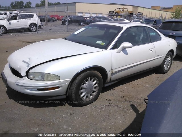 1G4GD2210T4717401 - 1996 BUICK RIVIERA WHITE photo 2