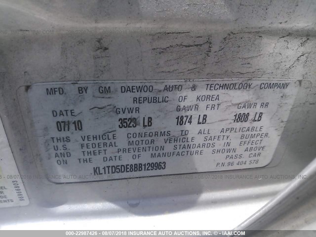 KL1TD5DE8BB129963 - 2011 CHEVROLET AVEO LS/LT 银色 照片 9