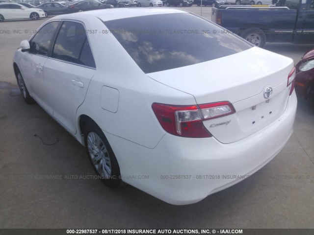 4T4BF1FK7ER348157 - 2014 TOYOTA CAMRY L/SE/LE/XLE 白色 照片 3