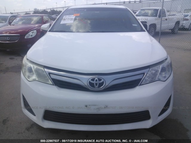 4T4BF1FK7ER348157 - 2014 TOYOTA CAMRY L/SE/LE/XLE 白色 照片 6