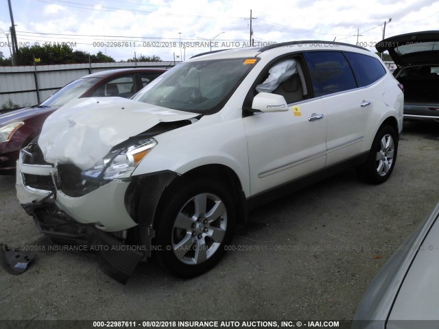 1GNKRLED8BJ287765 - 2011 CHEVROLET TRAVERSE LTZ WHITE photo 2