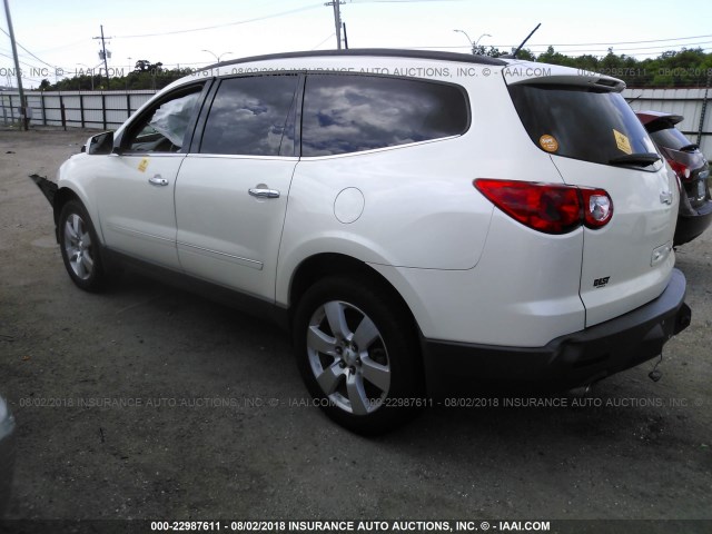 1GNKRLED8BJ287765 - 2011 CHEVROLET TRAVERSE LTZ WHITE photo 3