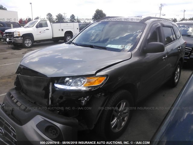 5XYZGDAB4BG074089 - 2011 HYUNDAI SANTA FE GLS GRAY photo 2