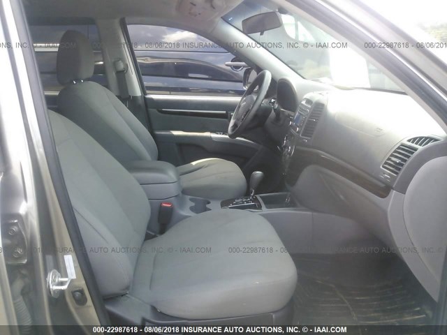 5XYZGDAB4BG074089 - 2011 HYUNDAI SANTA FE GLS GRAY photo 5