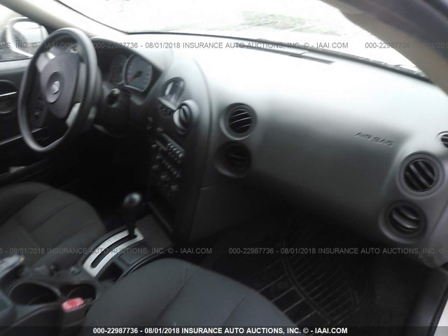 2G2WP522051130555 - 2005 PONTIAC GRAND PRIX WHITE photo 5