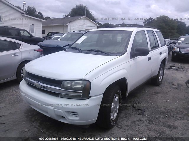 1GNDS13S322229351 - 2002 CHEVROLET TRAILBLAZER  WHITE photo 2