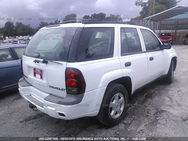 1GNDS13S322229351 - 2002 CHEVROLET TRAILBLAZER  WHITE photo 4