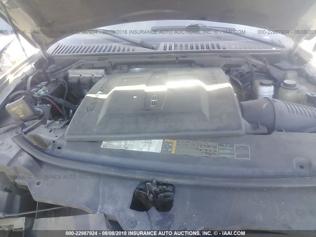 5LMFU27566LJ27749 - 2006 LINCOLN NAVIGATOR Silber Foto 10