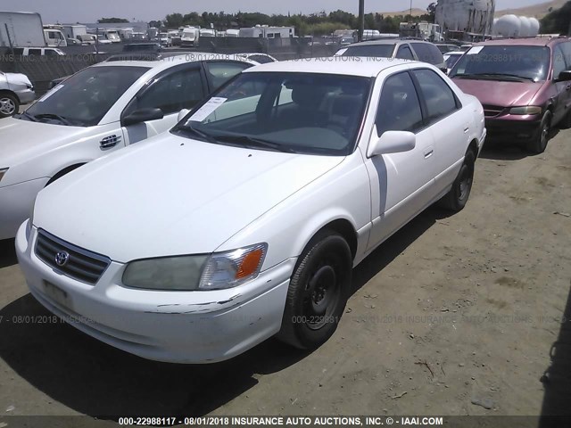 JT2BG22K4Y0428382 - 2000 TOYOTA CAMRY CE/LE/XLE 白色 照片 2