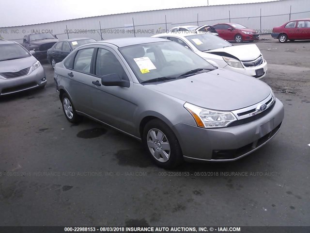 1FAHP34N88W225495 - 2008 FORD FOCUS S/SE GRAY photo 1