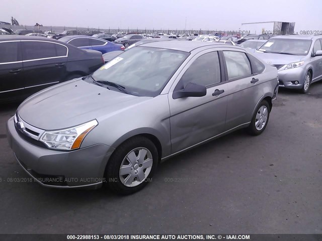 1FAHP34N88W225495 - 2008 FORD FOCUS S/SE GRAY photo 2