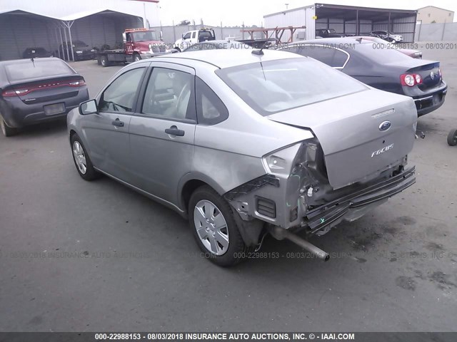 1FAHP34N88W225495 - 2008 FORD FOCUS S/SE GRAY photo 3