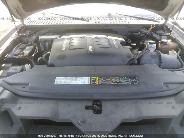 5LMFU27R13LJ37684 - 2003 LINCOLN NAVIGATOR 灰色 照片 10
