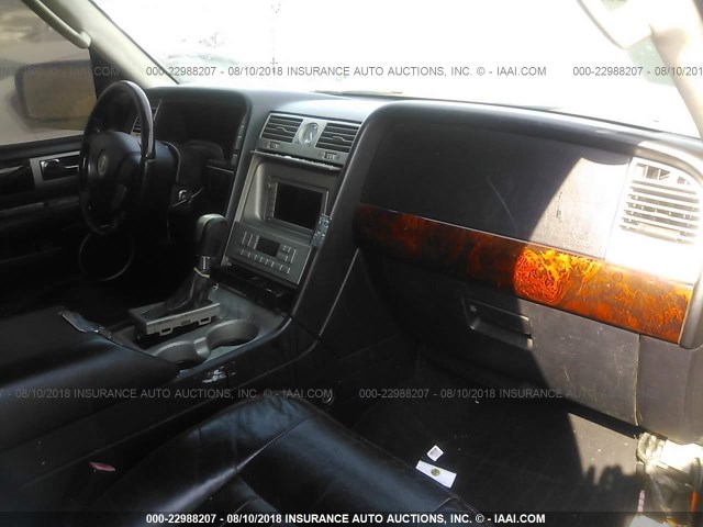 5LMFU27R13LJ37684 - 2003 LINCOLN NAVIGATOR 灰色 照片 5