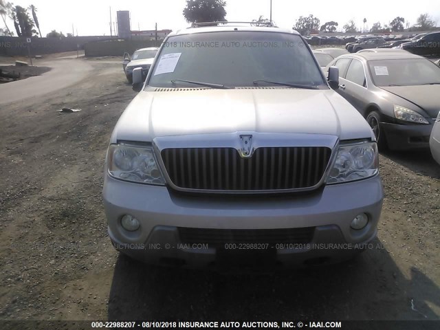 5LMFU27R13LJ37684 - 2003 LINCOLN NAVIGATOR 灰色 照片 6