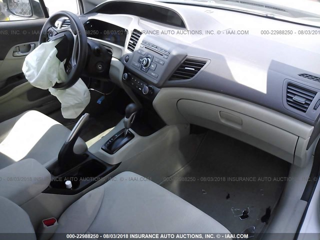 2HGFB2F68CH553587 - 2012 HONDA CIVIC HF WHITE photo 5