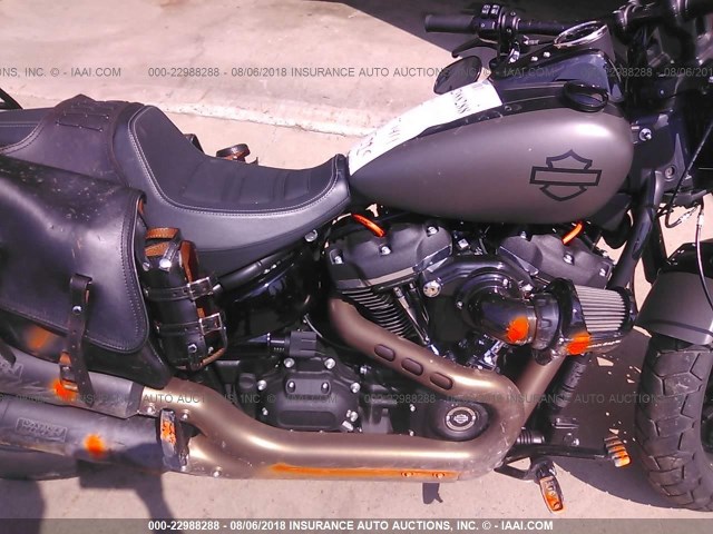 1HD1YLK13JC017765 - 2018 HARLEY-DAVIDSON FXFBS FAT BOB 114 GRAY photo 8