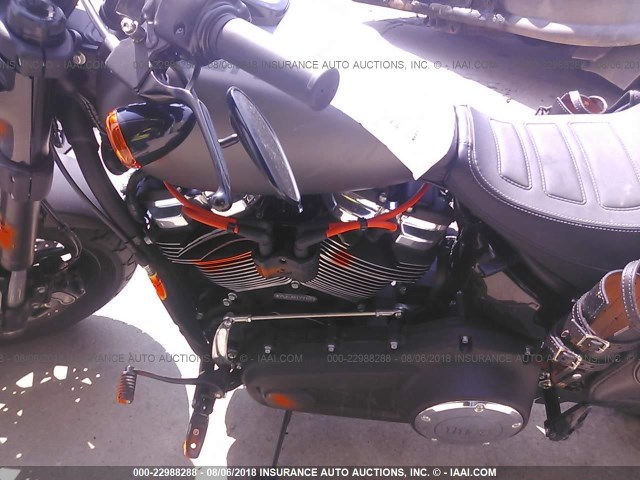 1HD1YLK13JC017765 - 2018 HARLEY-DAVIDSON FXFBS FAT BOB 114 GRAY photo 9