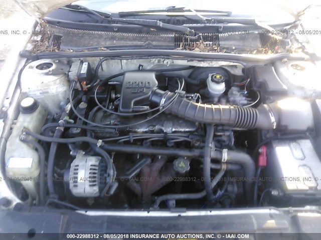 1G1JF5242W7143458 - 1998 CHEVROLET CAVALIER LS WHITE photo 10