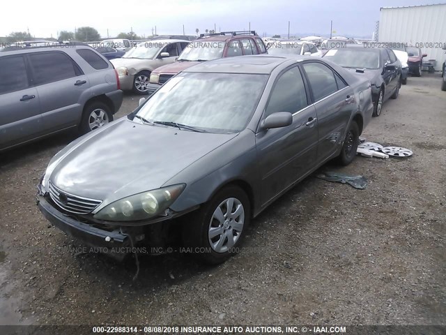 4T1BE32K55U606643 - 2005 TOYOTA CAMRY LE/XLE/SE Boz foto 2