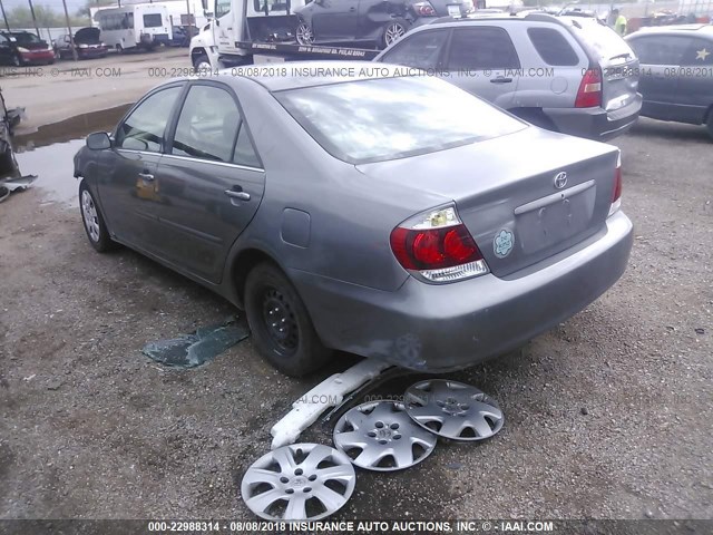4T1BE32K55U606643 - 2005 TOYOTA CAMRY LE/XLE/SE Boz foto 3