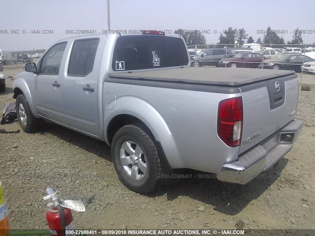 1N6AD0EV0AC449768 - 2010 NISSAN FRONTIER CREW CAB SE/LE/NISMO SILVER photo 3