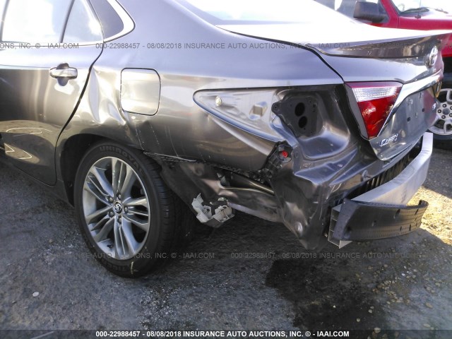 4T1BF1FK0FU986567 - 2015 TOYOTA CAMRY LE/XLE/SE/XSE 灰色 照片 6