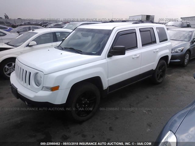 1C4NJRFB4ED649655 - 2014 JEEP PATRIOT LATITUDE WHITE photo 2