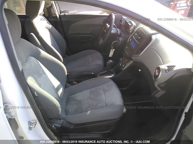 1G1JA6SHXG4152659 - 2016 CHEVROLET SONIC LS 白色 照片 5