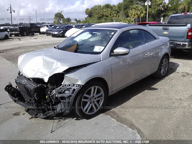 WVWFA71FX9V018752 - 2009 VOLKSWAGEN EOS LUX 银色 照片 2