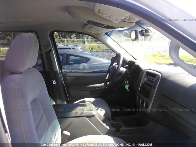 1FMZU73K54UB11042 - 2004 FORD EXPLORER XLT/XLT SPORT/NBX 银色 照片 5