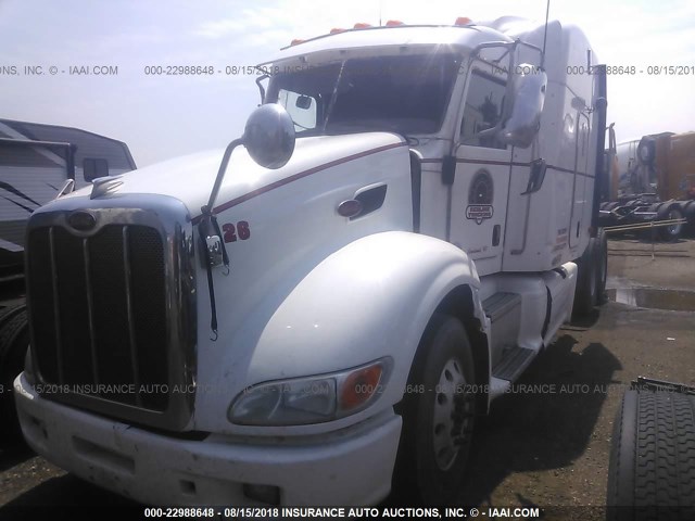 1XPHD49X89D792417 - 2009 PETERBILT 386 WHITE photo 2