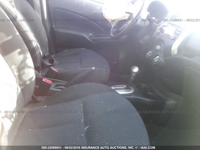 3N1CE2CP0EL427193 - 2014 NISSAN VERSA NOTE S/S PLUS/SV/SL SILVER photo 5